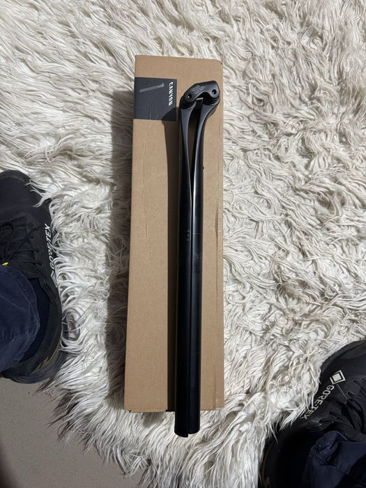 Tija Sa din Carbon dimetru 30,9mm