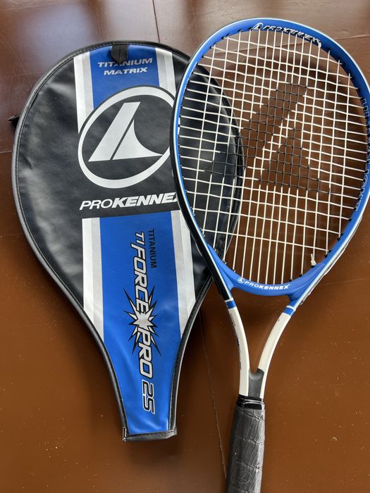 Vand rachete tenis
