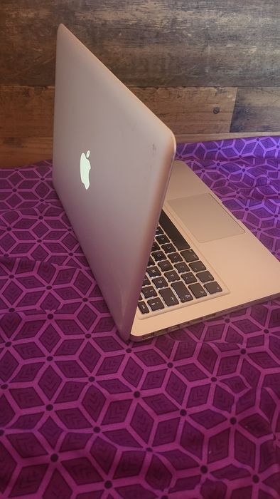 MacBook Pro i5 ,8 GB Ram