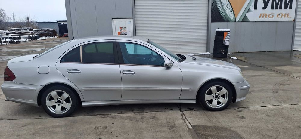 Продавам Мерцедес Е 270 CDI 177коня авангард 2004г