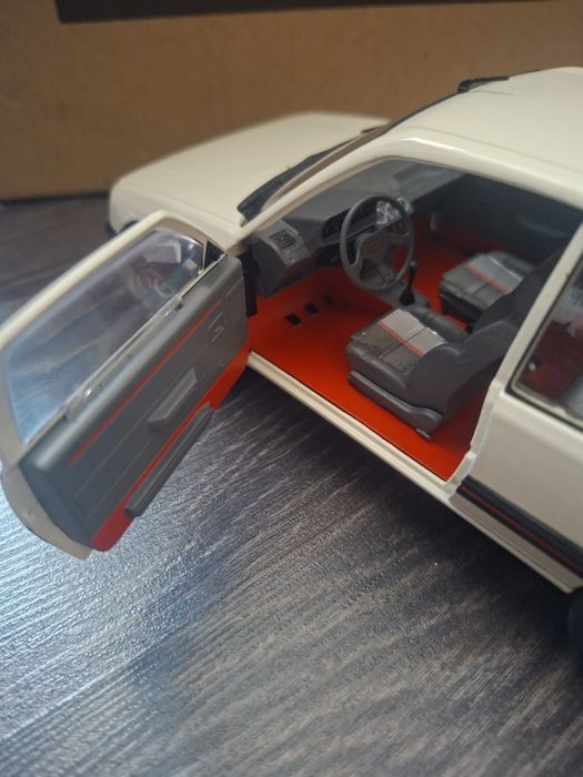 Machetă Peugeot 1/18