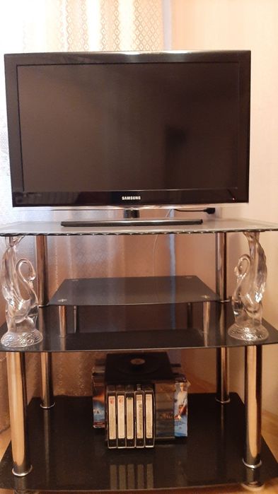 Продам подставку под телевизор.