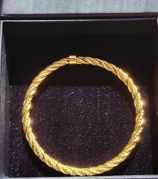 Твърда гривна с плетка и 18К златно покритие