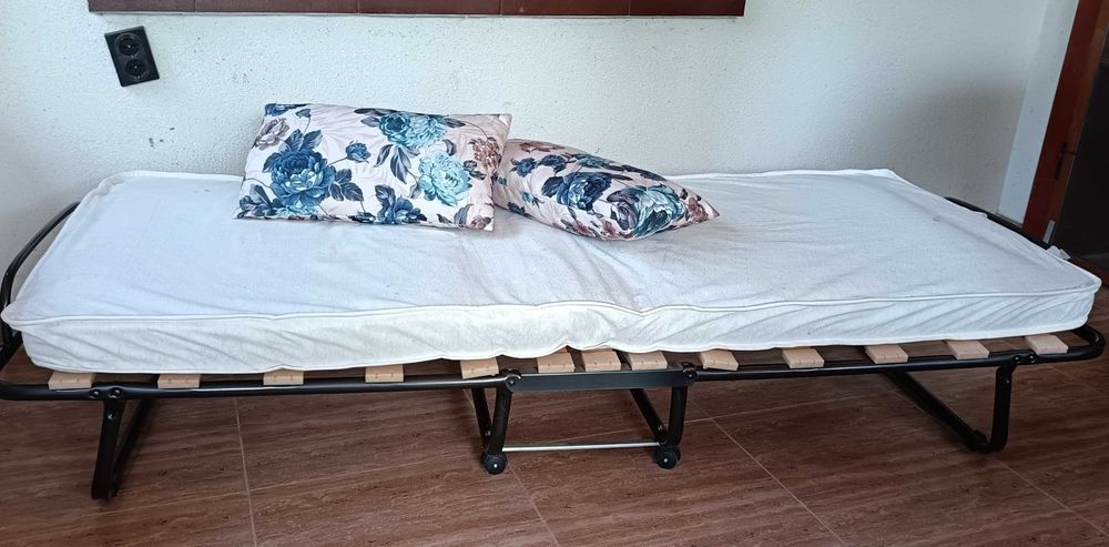 Сгъваемо походно легло
