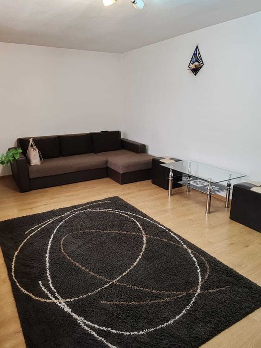 Casa 2 camere cu centrala gaz si teren 300 mp zona Primarie si Scoala