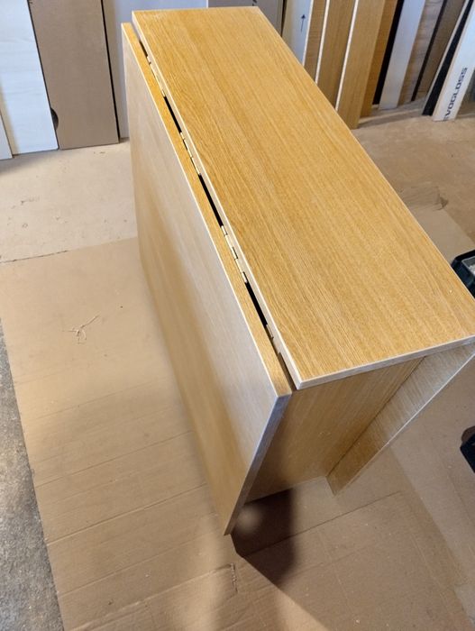 Masă pliantă          ,