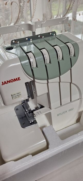 Четырехниточный оверлок Janome MyLock 4952