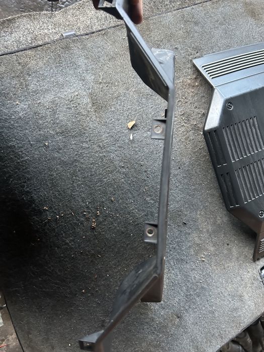 Ауди  А6 С4 матор кришка 2.6