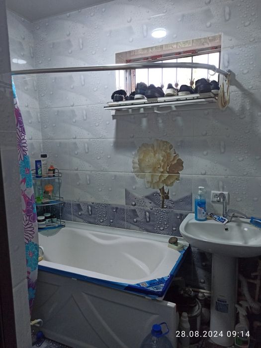 Продается квартира 2/2)4 переделанные трёх общ площадь 60м2