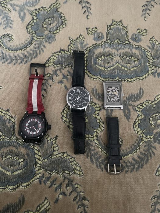 Продаю часы на запчасти