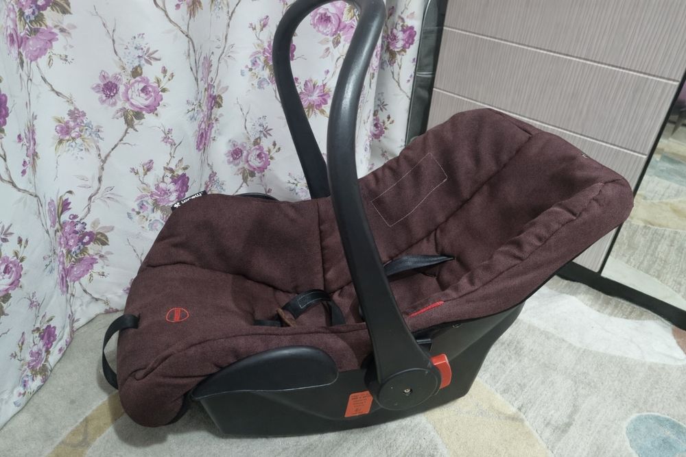Автокресло для младенцев+подарок