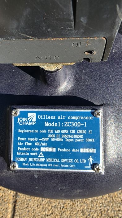 De vanzare compresor medical, stomatologic (fără ulei)