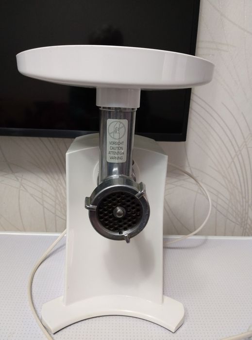 Мясорубка электрическая