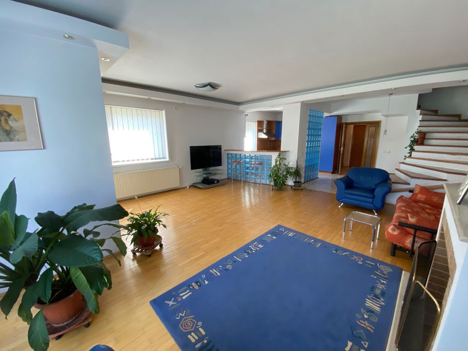Casa / Vila Cu 5 Camere De Vanzare | Bucurestii Noi