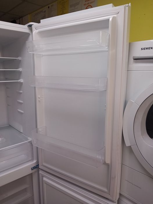 Чисто нов  комбиниран хладилник с фризер  с две години Гаранция!