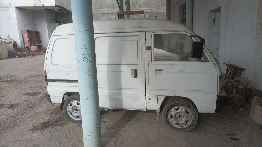 Damas van sotila yuradgan xolatda gazi bor