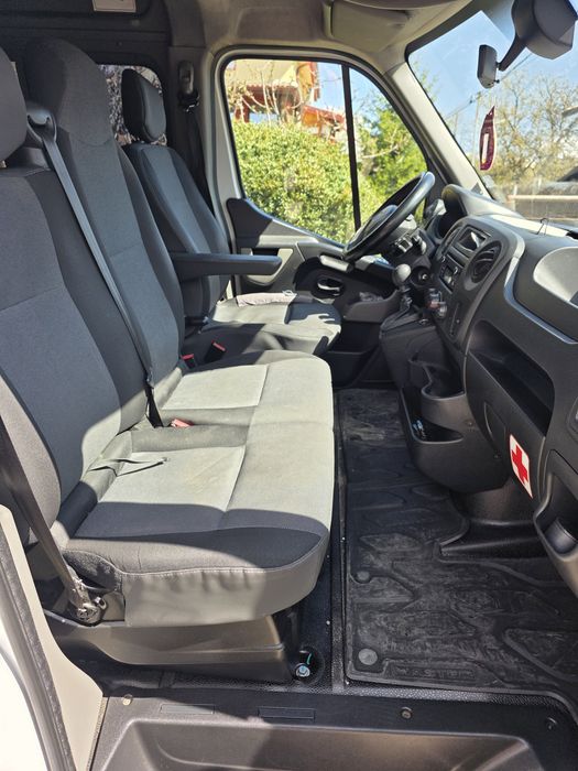 Продавам RENAULT MASTER 16+1места, 2019г
Продавам RENAULT MASTER 16+1