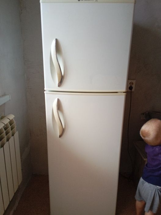 Продам холодильник