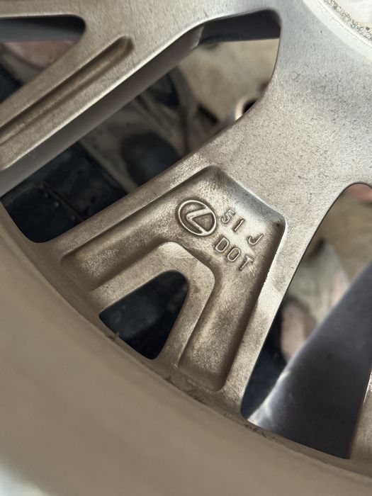 Диски Lexus R17 оригинал
