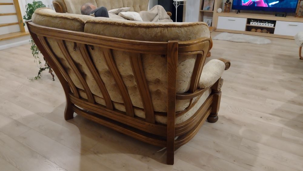 Canapea2 și 3locuri și măsuță cafea