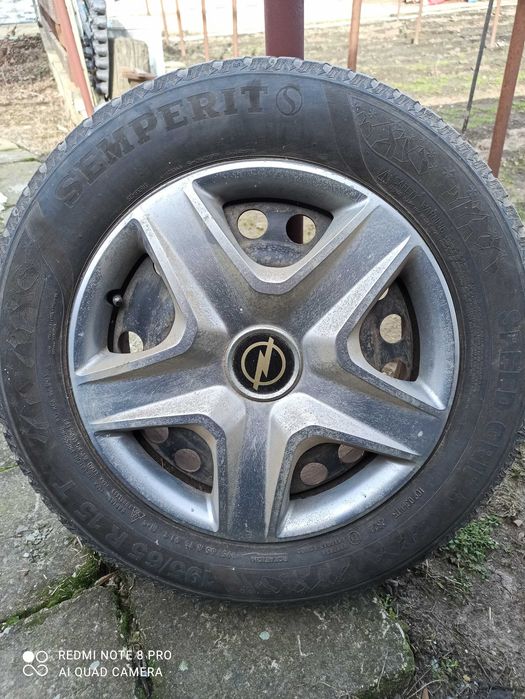 Vând 4 jante de tablă pentru Opel Astra h, r 15, cu capace și cauciuc
