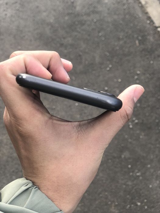 iPhone 11 хорошый состояние