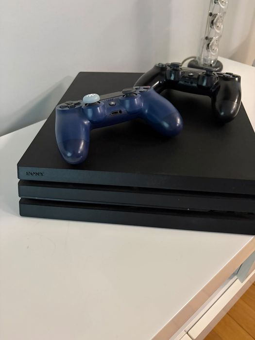 Ps 4 pro 1 TB + 16 интересни игри