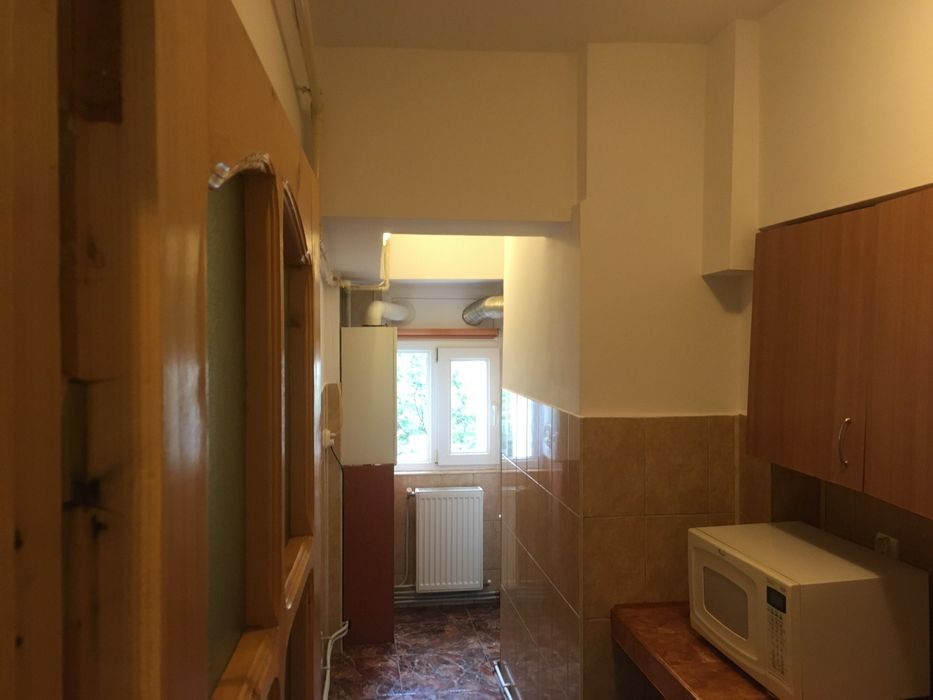 Propietar inchirierez garsoniera ultracentrala i