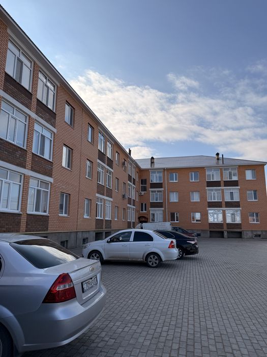 Продается 3 х комнатная квартира В Асане.