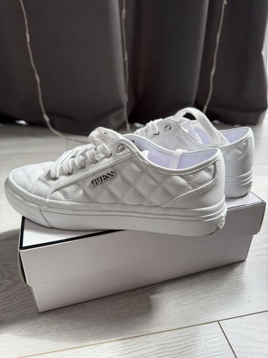 Новые Кеды Guess белые