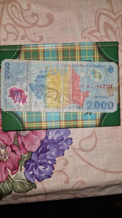 Vând bacnotă 2.000 lei cu eclipsa