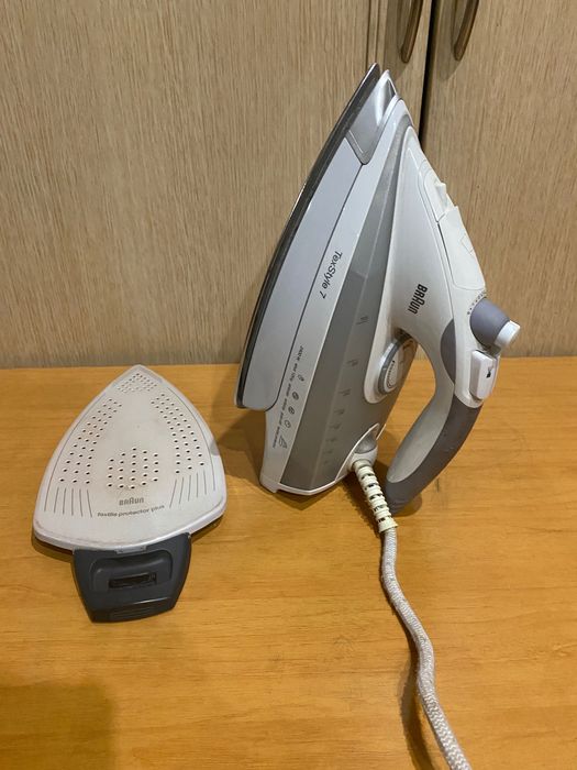 Утюг фирма Braun