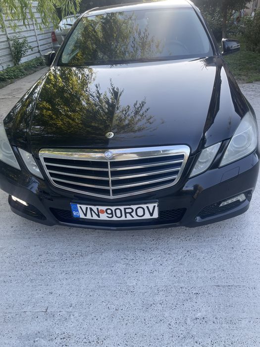 MERCEDES-BENZ E-Class 0 — imagine 3