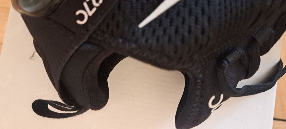 Дамски обувки AIR MAX 270