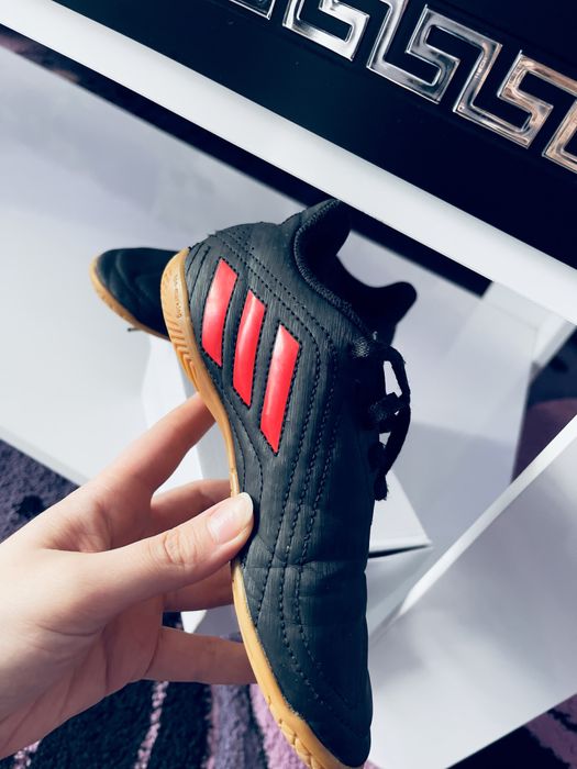 Страхотни! Маратонки Adidas Deportivo за Момче 32н. Като нови!