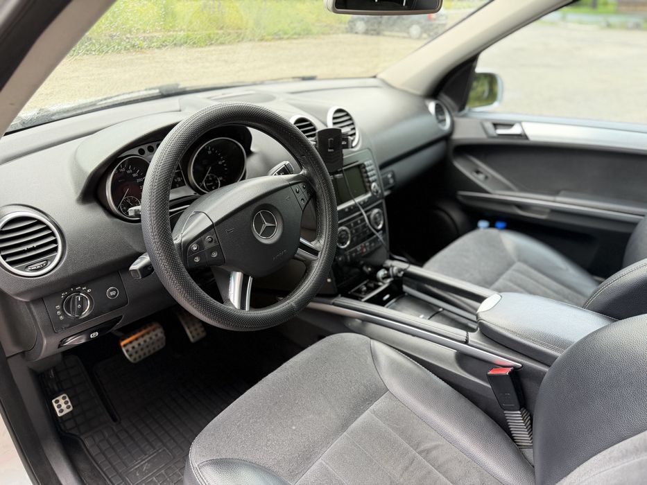 Mercedes-Benz ML 320