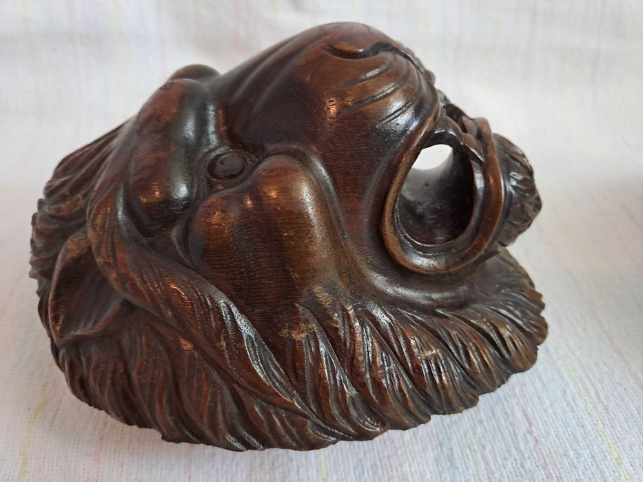 sculptura lemn leu ornament lemn
