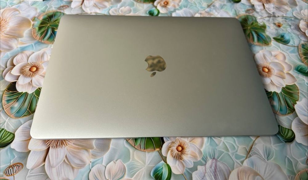 Macbook air m1.