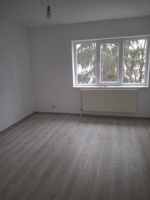 Garsoniera de inchiriat zona 9 Mai