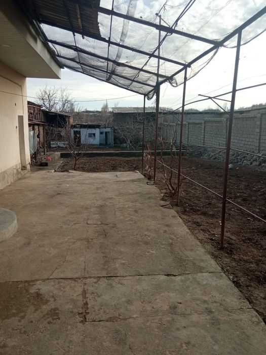 Уй сотилади, срочно 80.000$