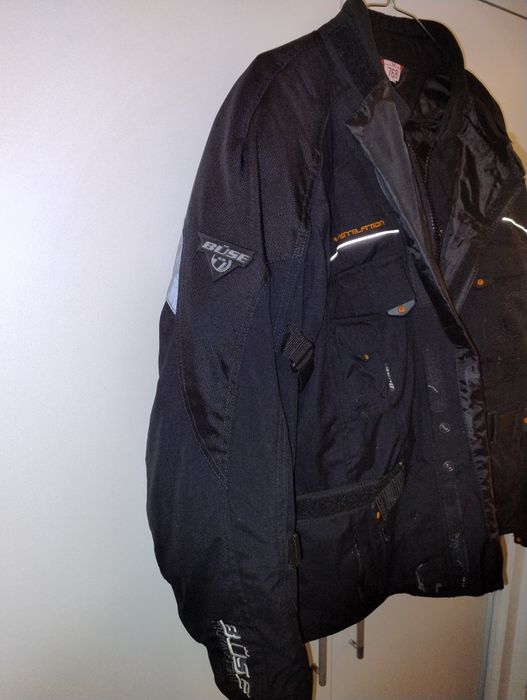 Geaca moto dama Buse, marimea M textil cu captuseala detasabila protectii umer  coate  spate, stare foarte buna, ca noua