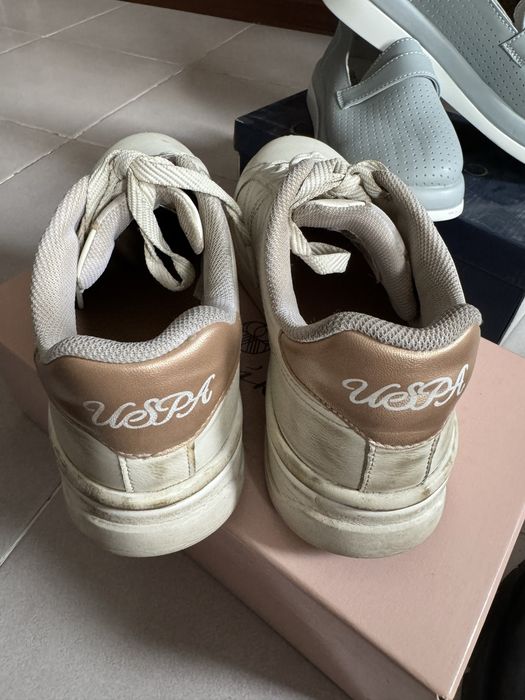 Продам белые кроссовки USP Polo