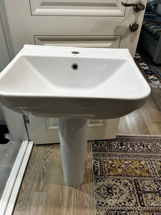 Раковина с пьедесталом