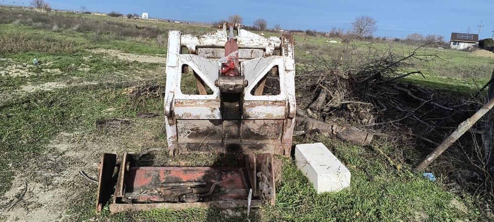 Vând graifer forestier pentru tractor