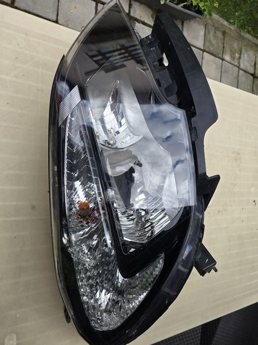 Far dreapta Opel Mokka