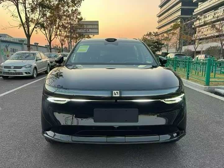 Zeekr 7X  Электро 780км  AWD 784 л.с. Быстрая зарядка