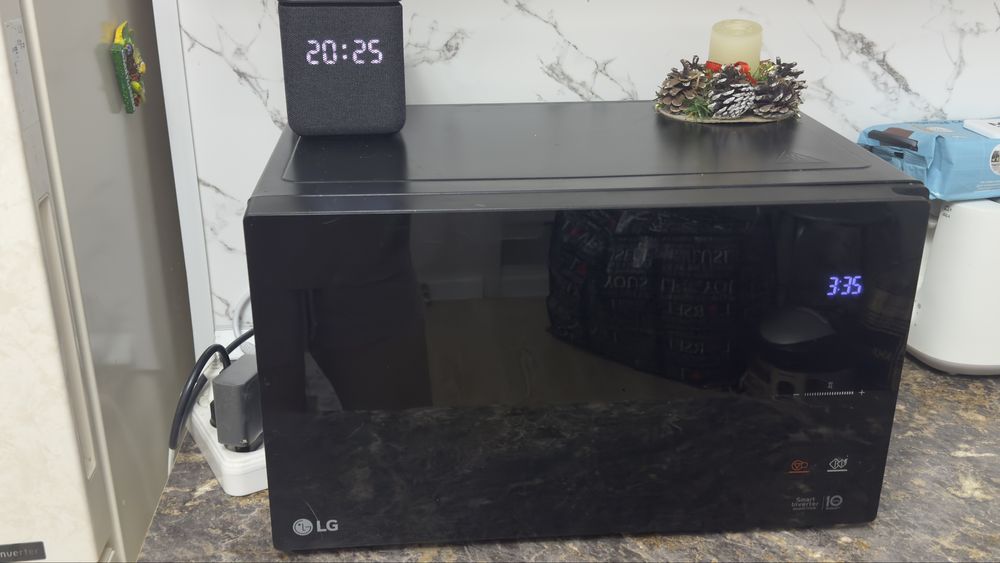 Продам микроволновую печь LG
