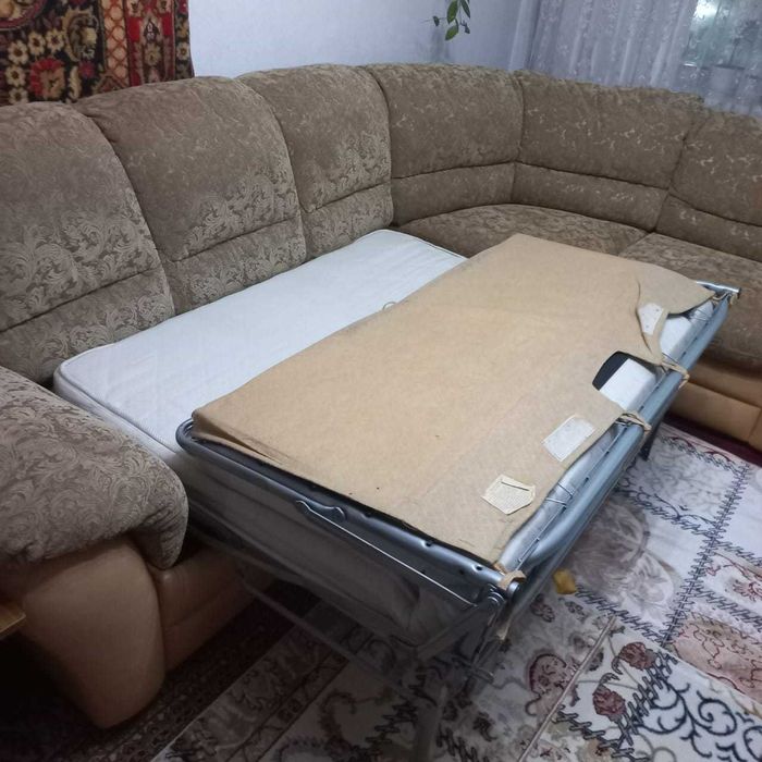 Угловой диван и кресло