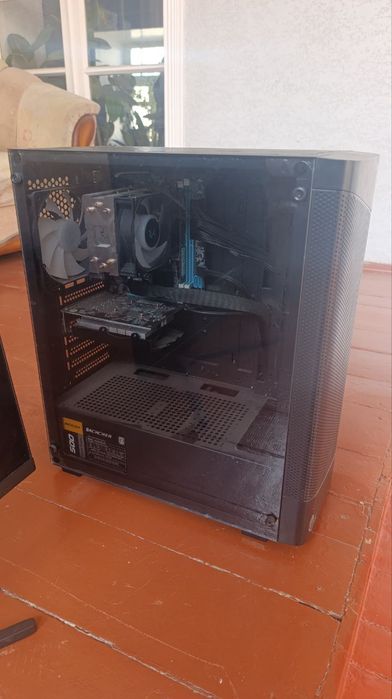 Personalniy kampyuter sotiladi