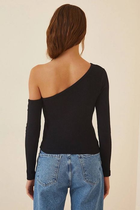 Скидки! Новый Черный Лонгслив в Рубчик с Открытым Плечом Турция